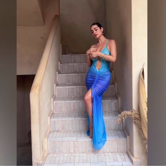 Andromeda Cut-out Maxi Dress (Blue-Gradient) - Picture 6 of 8